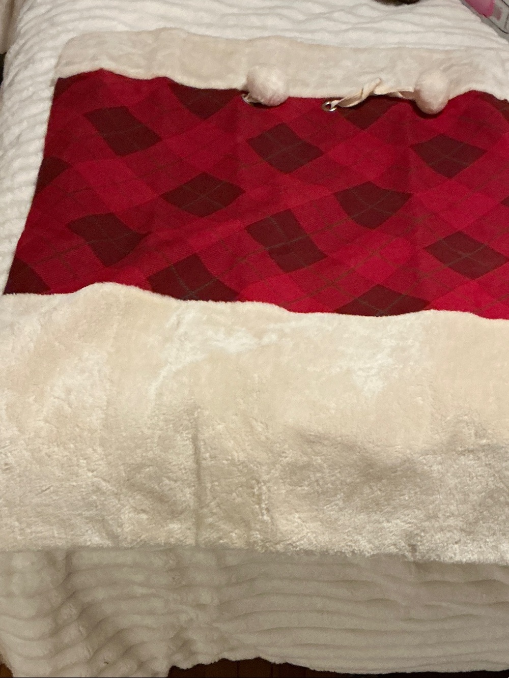 Plush Red Argyle Throw Blanket with Cream Faux Fur Trim